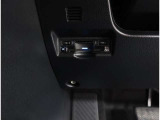 窓を開けずに料金所を通過できる今やもう必需品のETC!インパネにスッキリ装着したビルトインタイプです♪ETCカードの入れ忘れ・抜き忘れを音声やアラームで教えてくれるので、入れ忘れ・抜き忘れを防げます♪