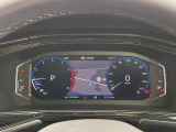 デジタル液晶メーター&rdquo;Digital Cockpit Pro&rdquo;です。画面の切り替えは、ハンドルのボタンで簡単に操作ができます。