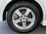 おしゃれは足元から。日産純正のアルミホイールで足元すっきり。タイヤサイズは195/65R15になります