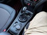 最新鋭の自社整備工場にて、車検・点検は勿論の事、あらゆるご要望にお応えすべく輸入車ディーラーならではの最新のコンピューターシステムとベテランの整備士がバックUP!