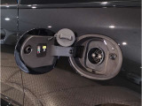 MINIはドアが分厚いです。衝突によりドアがつぶれてしまった場合にも外からいち早くドアを開けれるよう考えられています。数十秒の救出の遅れが命につながりかねない場合、こういった配慮が重要なポイントです。