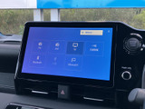 FM・AMラジオやテレビ、Bluetoothなどの選択肢が画面に表示され、好みに合わせて音楽や情報を楽しめます。項目が一覧で見渡せるため、出発前の設定も分かりやすいです。