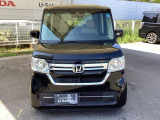 お客様に安全で快適なカーライフをお送りいただくために、中古車にも高いレベルの品質基準を設け、その基準に従って、全ての中古車について納車前整備を実施しています。