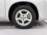タイヤサイズは(155/80R14)で社外アルミホイールです。