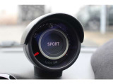 SPORTモードを搭載。スイッチひとつで、アバルトらしいスポーティな走りをより一層楽しめます