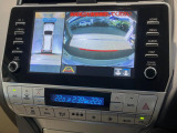 【パノラミックビューモニター】専用のカメラにより、上から見下ろしたような視点で360度クルマの周囲を確認することができます☆死角部分も確認しやすく、狭い場所での切り返しや駐車もスムーズに行えます。