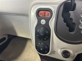 オートエアコンは温度を設定するだけで、自動で風量などを設定してくれます。運転しながら操作も必要ないので、安全性も向上します。