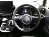 各操作スイッチなどもハンドルから手を放すことなく操作可能で安全運転に支援いたします!