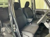 当車両は、次のお客様に気持ちよくお乗りいただくため、専門スタッフによる【徹底シートクリーニング】を施工済みです!