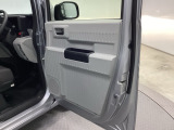 ボディーやインテリアは専門スタッフが一台一台丁寧に磨き、クリーニングしています