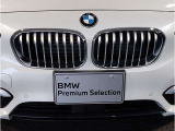 BMW代表的な特徴のキドニーグリル。BMWのすべてのモデルに採用され、BMWらしさを強調しております。