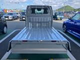 荷台床面を低く設定荷物の積み下ろしもラクラク。