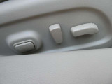 パワーシートになっておりますので、微調節が可能。運転がしやすい姿勢を取ることが出来ます。