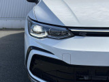LEDマトリックスヘッドライト「IQ.LIGHT」。対向車や先行車を検知し、LEDを個別制御。まぶしさを抑えながら、夜間の視界をしっかり確保。
