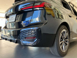 どっしりとしたバンパー下部のデザインはBMWの高級感を際立たせると共にスポーティーさを演出しております。
