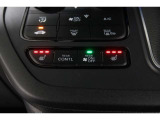 シートヒーター装備車両♪♪寒い冬はもちろん♪肌寒い春先・秋口まで活躍してくれるあると嬉しい装備です♪♪