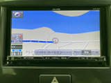 鮮明な地図表示で安全な運転をサポートします。最新のナビゲーションシステムで、目的地への道案内をスムーズに行います。