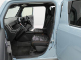 車内の温度を一定に保ちやすいオートエアコンです♪液晶パネル付きで、操作のし易いプッシュ式のパネルです♪