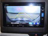 【バックモニター】後方の死角や障害物などを安全確認しながら駐車できます。運転初心者も熟練者も安心ですね♪