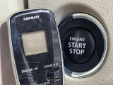 【エンジンスターター】離れた場所からでもリモコンでエンジン始動が可能。乗車前始動で夏場&冬場に大活躍!