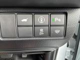 横滑りを抑制し車の姿勢の安定を図るVSA機能、車庫入れや縦列駐車など狭い場所でも安心な障害物センサー搭載。運転席とリアゲート本体に開閉スイッチを装備し、とても便利な電動リアゲート!