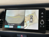 【フロントワイドビュー】発進時や狭い路地からの脱出などで重宝します。運転席から認識しづらい歩行者やクルマを確認することが可能!