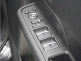 ◆パワーウィンドウスイッチ◆運転席から全席の窓の開閉操作を行うことが出来いつでも換気ができます!