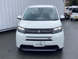 LEDヘッドライトは、本当に明るくて安全です。暗い夜道からお客様を守ってくれます。運転しやすいですし、自慢にもなるかも?黄色いハロゲンライトと見比べてください。