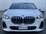 【キドニーグリル】BMWの代名詞。一目見ただけでBMWであると認識できる確固たるアイコンとして存在感を放ちます