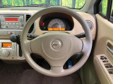 インテリアに合わせたデザインのステアリングは、運転される方のことも考え、運転しやすい形状、大きさです。是非一度、実際に触ってお確かめください。