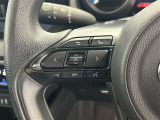 運転中、オーディオの操作をしてて、ハッとしたことはありませんか?ステアリングスイッチは、運転中でもハンドルでオーディオの操作が可能です。安全なドライブをサポートします。