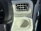 運転席ドリンクホルダー