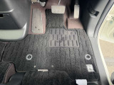 運転席のフロアマットです。