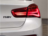 BMWの伝統の丸目4灯ヘッドライトでございます。LEDライトで視認性もよく明るく安全性の向上につながります。