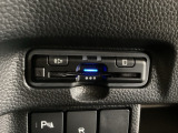ハンドルの左下にETCがついています。高速道路の料金所の通過も楽々です。 カードの取り出しもしやすい場所についています。