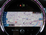 ◆iDriveを装備。操作系統をディスプレイから独立させることで、人間工学に基づいた最適な運転環境を実現しております。◆