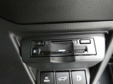 高速道路を賢く使うETC2.0装備です。高速道路とクルマが情報を連携して渋滞の迂回ルートや災害時の適切な誘導をしてくれたりします。