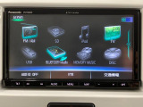 【ナビ】TV CD/DVD再生やBluetoothオーディオなど多彩なメディアに対応したメモリーナビを装備しています。
