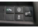 いつでも、どんな場面でも、不安なく安心して運転できるように、ドライバーと一緒に周囲に気を配り、もしもに備える、Honda SENSINGのさまざまな機能や装備が充実しています。
