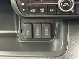 横滑り防止装置などのスイッチ類を運転席右側に集約。直感的に操作できる使い勝手の良いレイアウトです。
