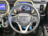 インテリアに合わせたデザインのステアリングは、運転される方のことも考え、運転しやすい形状、大きさです。是非一度、実際に触ってお確かめください。