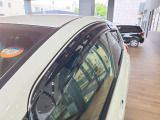 【ドアバイザー】雨の日でも窓を少し開けて換気可能。車内を快適に保ち、日常の使用も安心です。