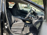 運転席・助手席です