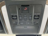 スライドドア、バックドアも車内から操作が可能です!
