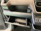 納車前にはプロのメカニックが点検、整備を行いますので安心してお乗り頂けます!!