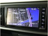 純正ナビを装備。タッチパネル式で使いやすく、お出かけもラクラクです。