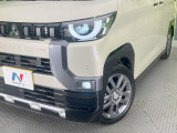 【LEDヘッドライト】悪天候や夜間走行時も良好な視界を確保し安心して運転できる高輝度LEDヘッドライトを装備!点灯速度が早く、消費電力も抑えられています。