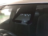 《Toyota Safety Sense》レーザーレーダーと単眼カメラを併用した「2種類の目」で、先行車を認識し、事故の回避や衝突被害軽減を支援します。