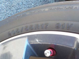 タイヤサイズは、205/55R17です。