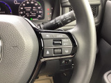 Hondaセンシングの機能のひとつ、アダプティブクルーズコントロール付!アクセルから足を離しても設定したスピードと前車との車間を保ち走行してくれます!車線維持もアシスト☆高速道路で疲労軽減ですね☆